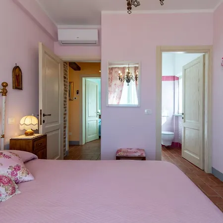 مزرعة للإقامة Casa Del Nonno Bingheri - Vencaglia كورتونا